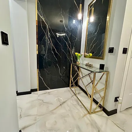 شقة Golden Luxury Nowy Dwór Mazowiecki